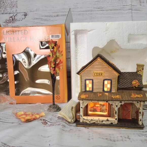 MIdwestern Home Cider Fall Lighted Village House - VINTAGE - 1990's - Picture 5 of 6